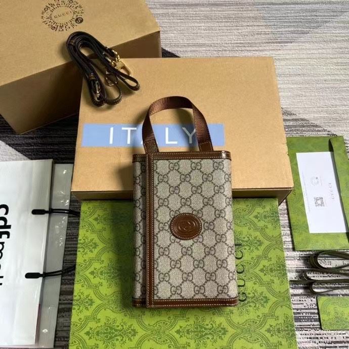 G*u*i wallets & purse